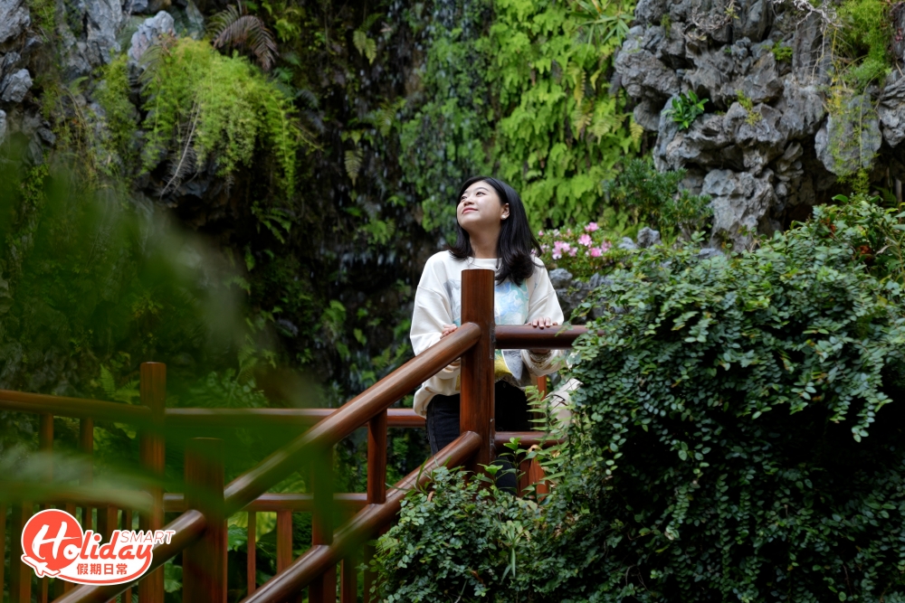 另外一個古色古香的地方位於中庭後，走進庭園仿如置身另一個世界，花園設有瀑布和魚池，清澈的流水聲加上樹蔭，也特別清爽涼快！