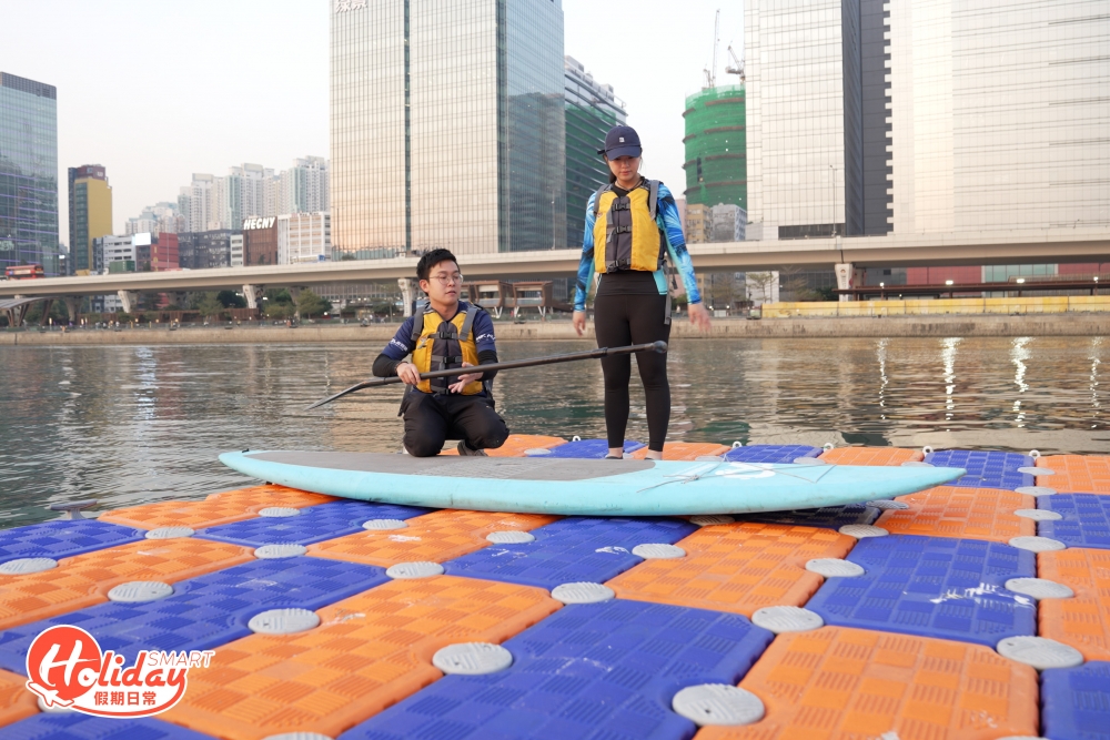 中心的水上活動都會於觀塘的避風塘之中進行，不但下水點夠方便，而且海浪不大又夠安全，因此很適合初學者來練習。