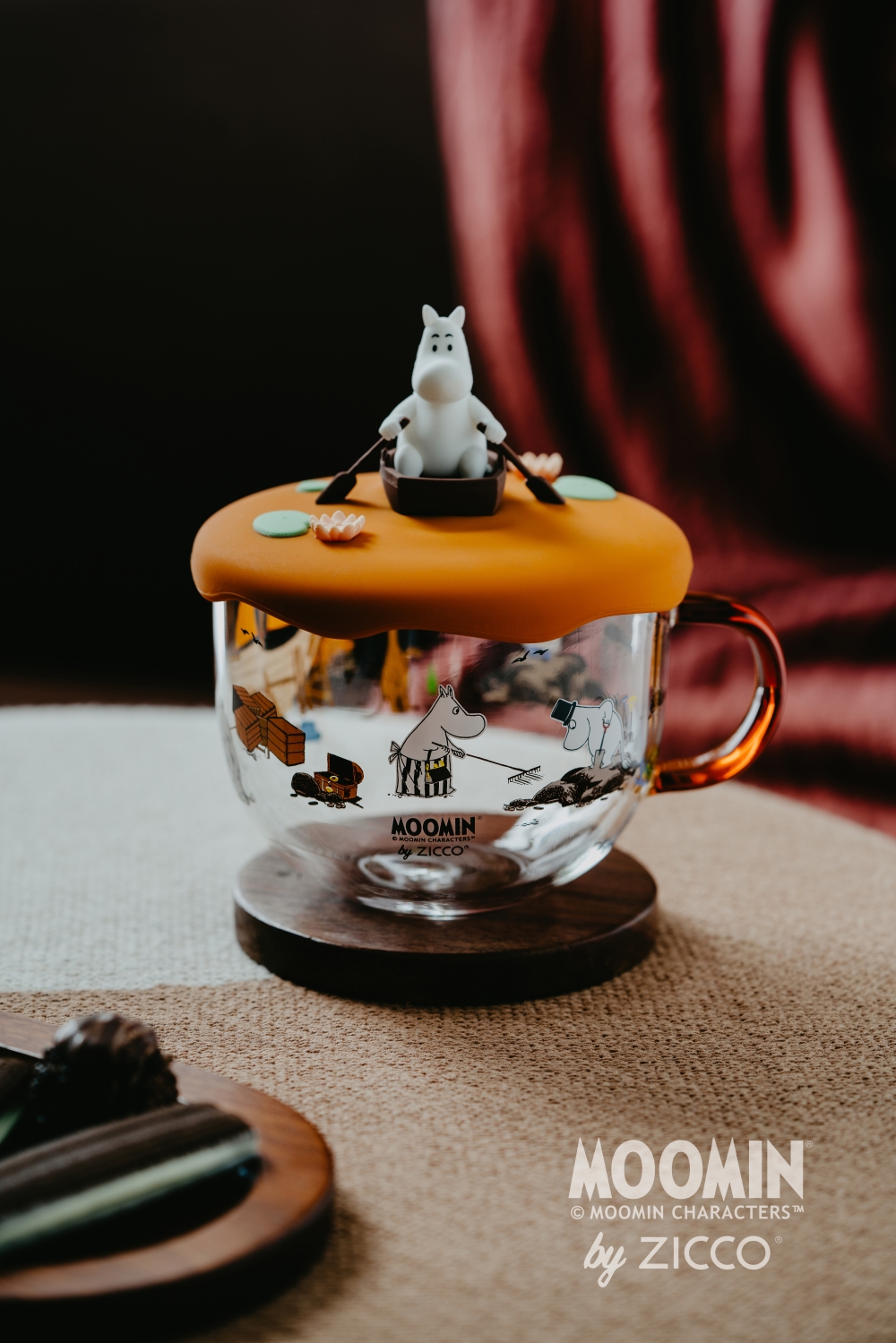 十分精緻的姆明友誼小船玻璃杯!