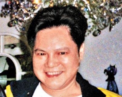 警方懷疑青龍教幕後話事人其實係招友全，佢學習茅山法術多年，坐擁多個香港物業，保守估計身家逾$10億