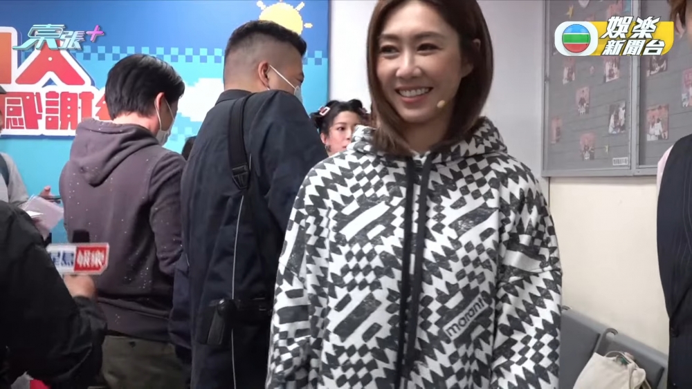 胡定欣被安排同舊愛馬國明鬥啜乒乓波。