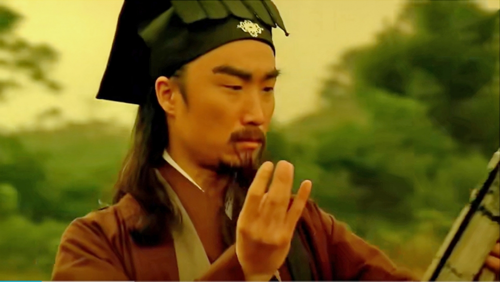 一位19歲少女加入青龍教後被安排做不道德工作，之後佢仲帶埋年僅14歲妹妹到神壇