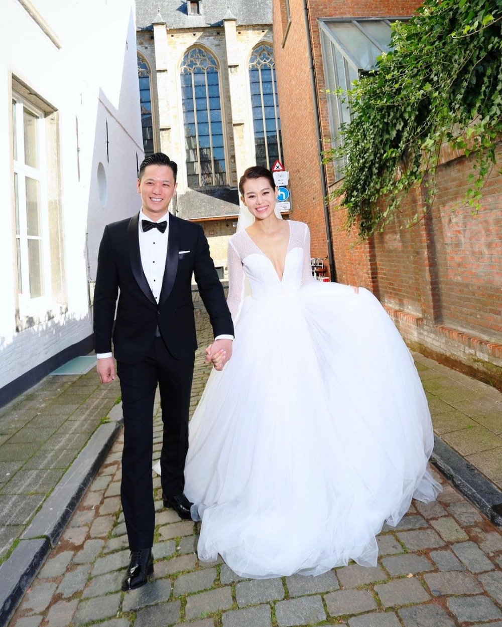 胡杏兒同李乘德(Philip)喺2015年結婚,婚後兩人育有3個兒子