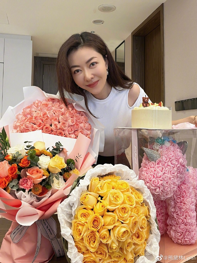 熊黛林做咗少奶奶之後都係陪老公、女兒為主，生活頗為寫意。