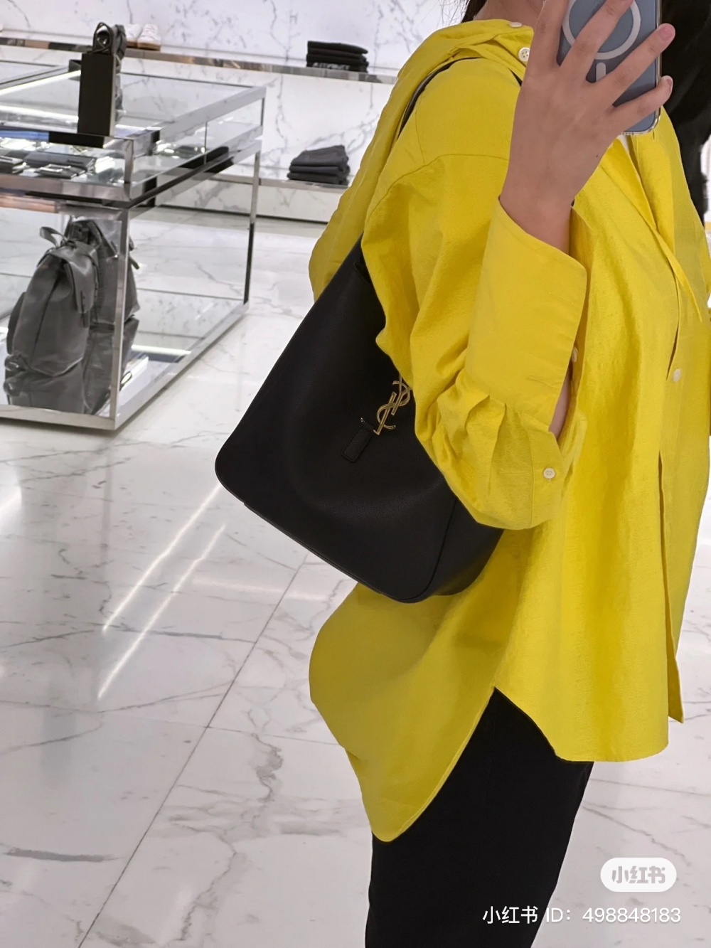 王妤嫻指YSL呢個袋容量好細
