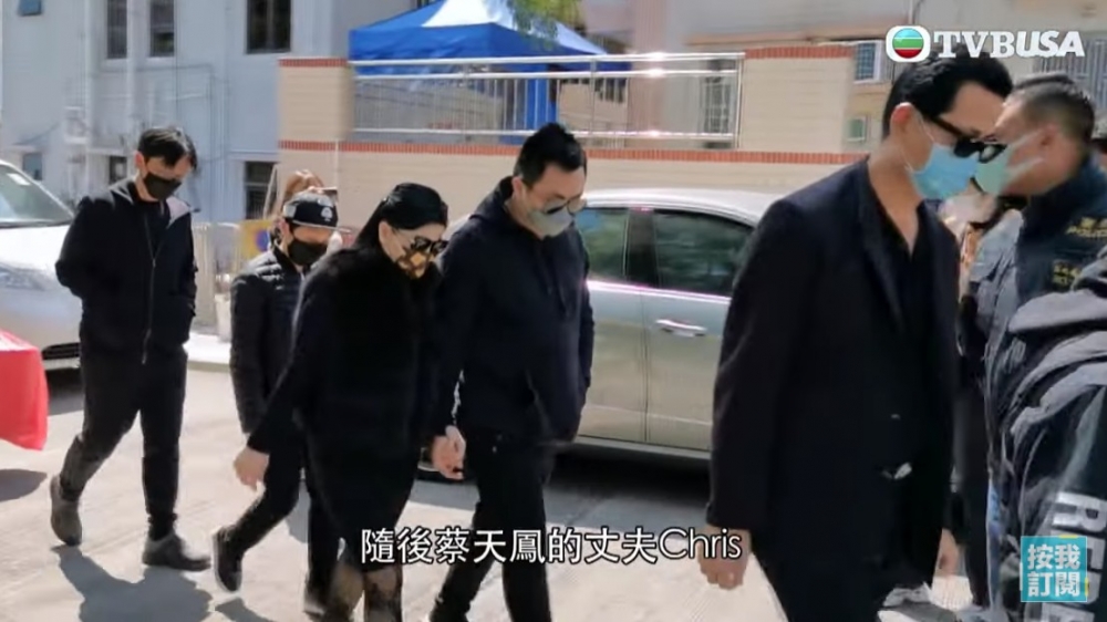 蔡天鳳(Abby)離世後佢父母及夫家就到龍尾村現場進行儀式