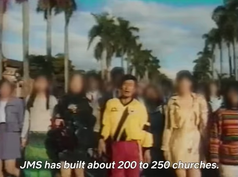 鄭明析會同女信徒發生關係，更於教內成立「明星」部門，幫助物色漂亮女信徒以供佢「玩樂」