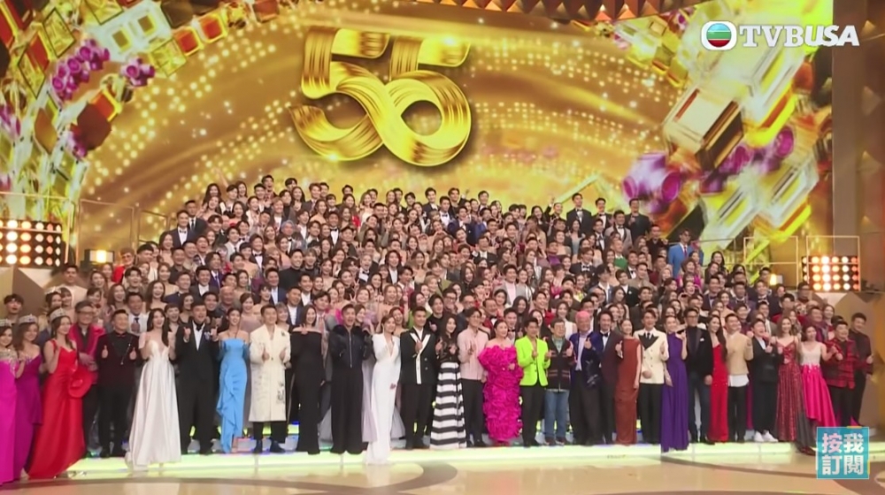 每年TVB台慶大合照都顯示出藝人嘅身份地位，同時亦揭示邊啲新人獲公司力捧。