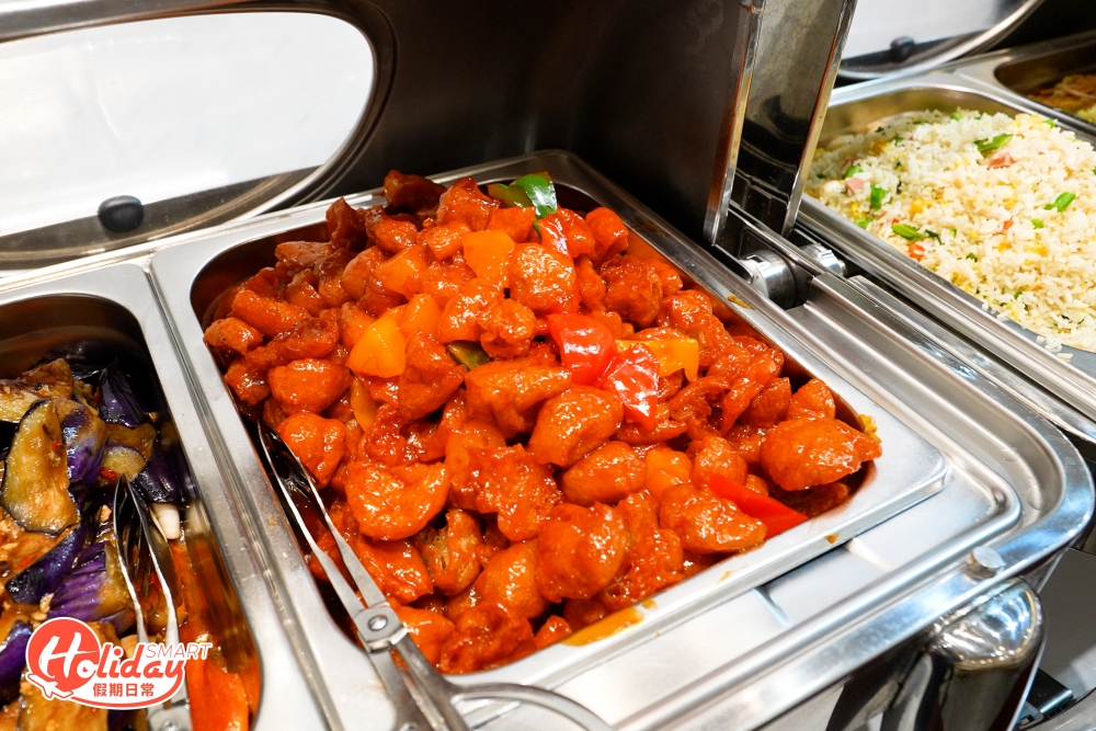 熱菜小炒方面推介素咕嚕肉,不單高度還原口感,而且食落酸甜開胃,是街坊來到必食之選!