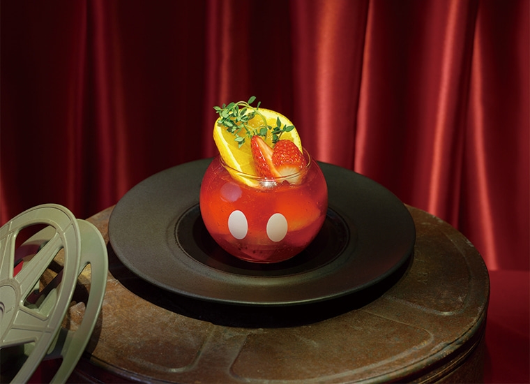 以不同水果製成的果凍，並以米奇褲子杯盛載超可愛！