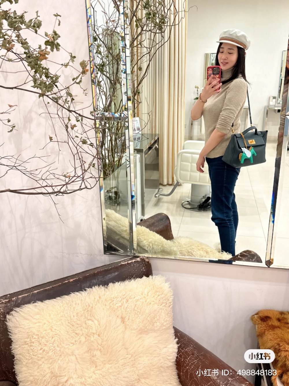 雖然王妤嫻擁有好多名牌手袋,但佢其實非常著重手袋嘅實用程度