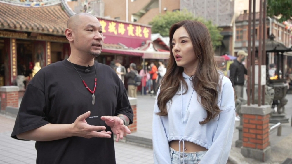 金剛多次自抽戀愛瘡疤。