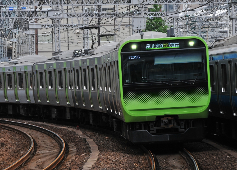 青春18係「旅遊周遊券」，可不限次數搭乘全日本嘅JR線