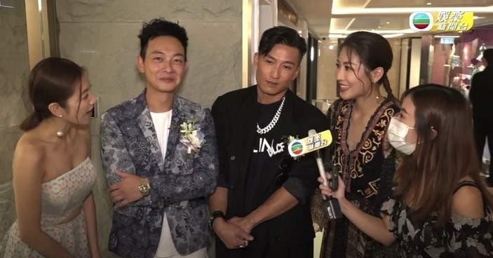 梁競徽喺香港開鐘錶店做老闆