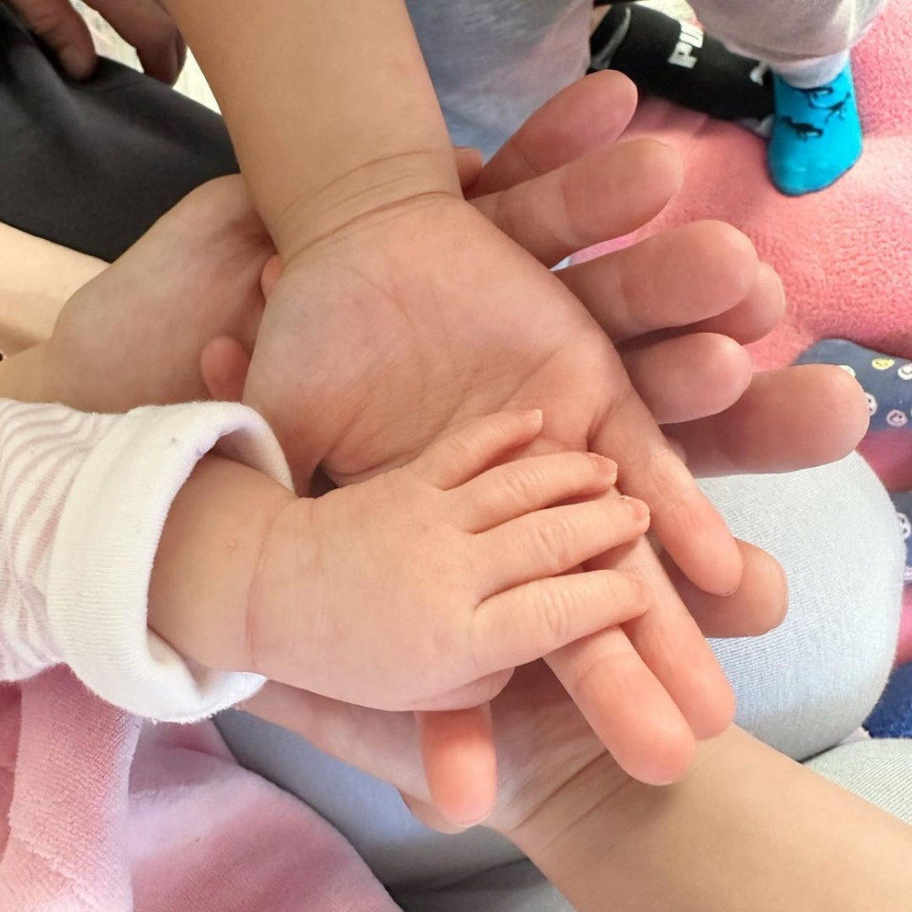 一家五口非常溫馨！