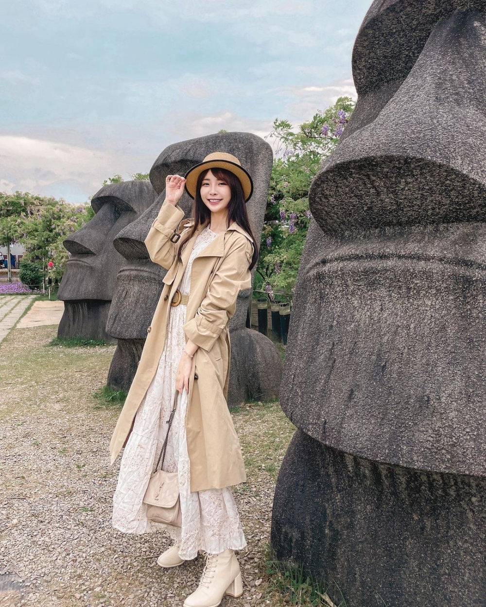 打卡摩艾石像！