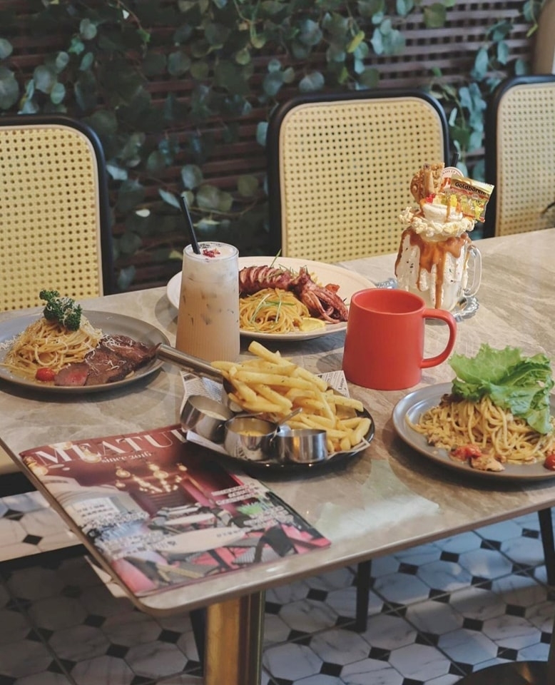 餐廳內亦有其他熟食。