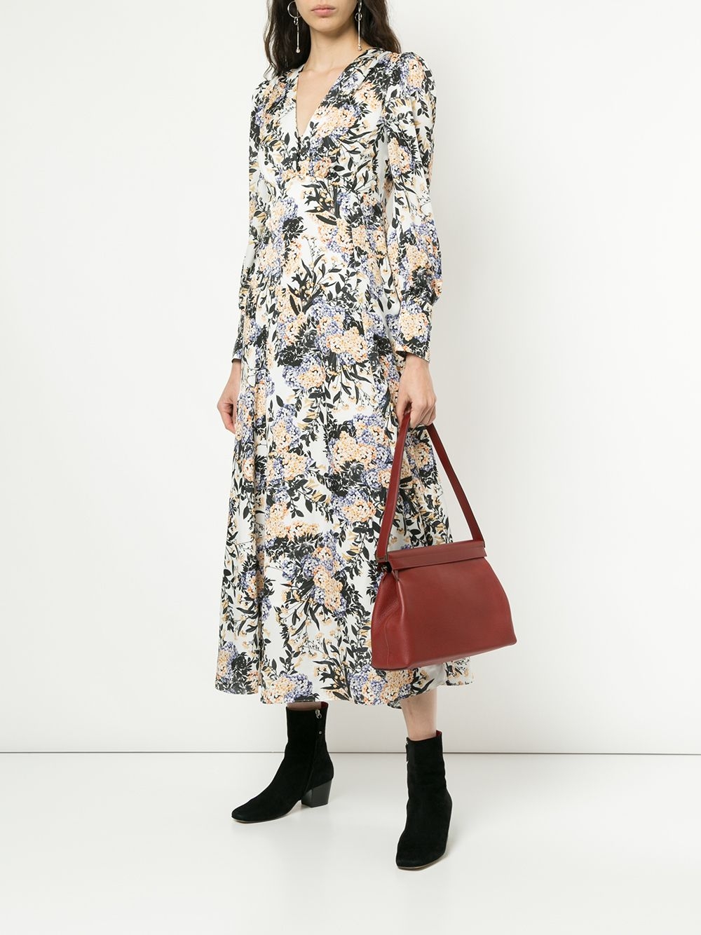 楊紫瓊更獲Hermès推出一款以佢姓氏「楊」為名嘅手袋「Yeoh bag」!