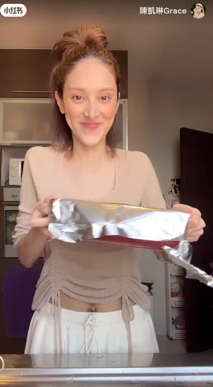 陳凱琳嘅下廚影片有過百個留言