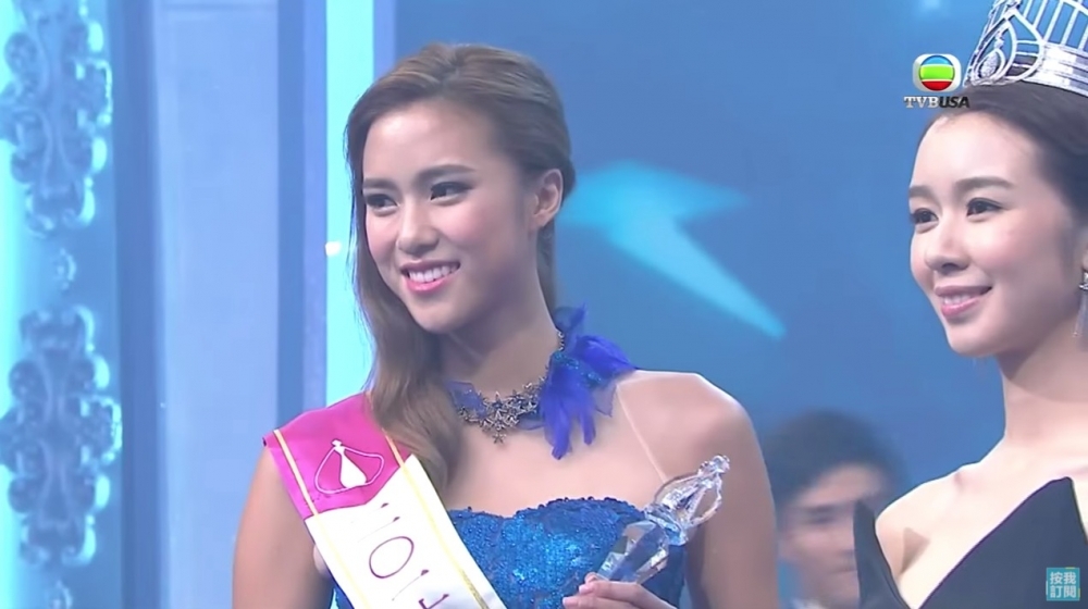 劉穎鏇2016年參選香港小姐後入行，當年嘅佢只得19歲