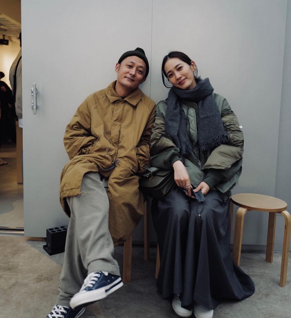 當日余文樂老婆王棠云應該都在場，余文樂IG有一張合照，佢嘅衣著打扮與當日被捕獲時一模一樣