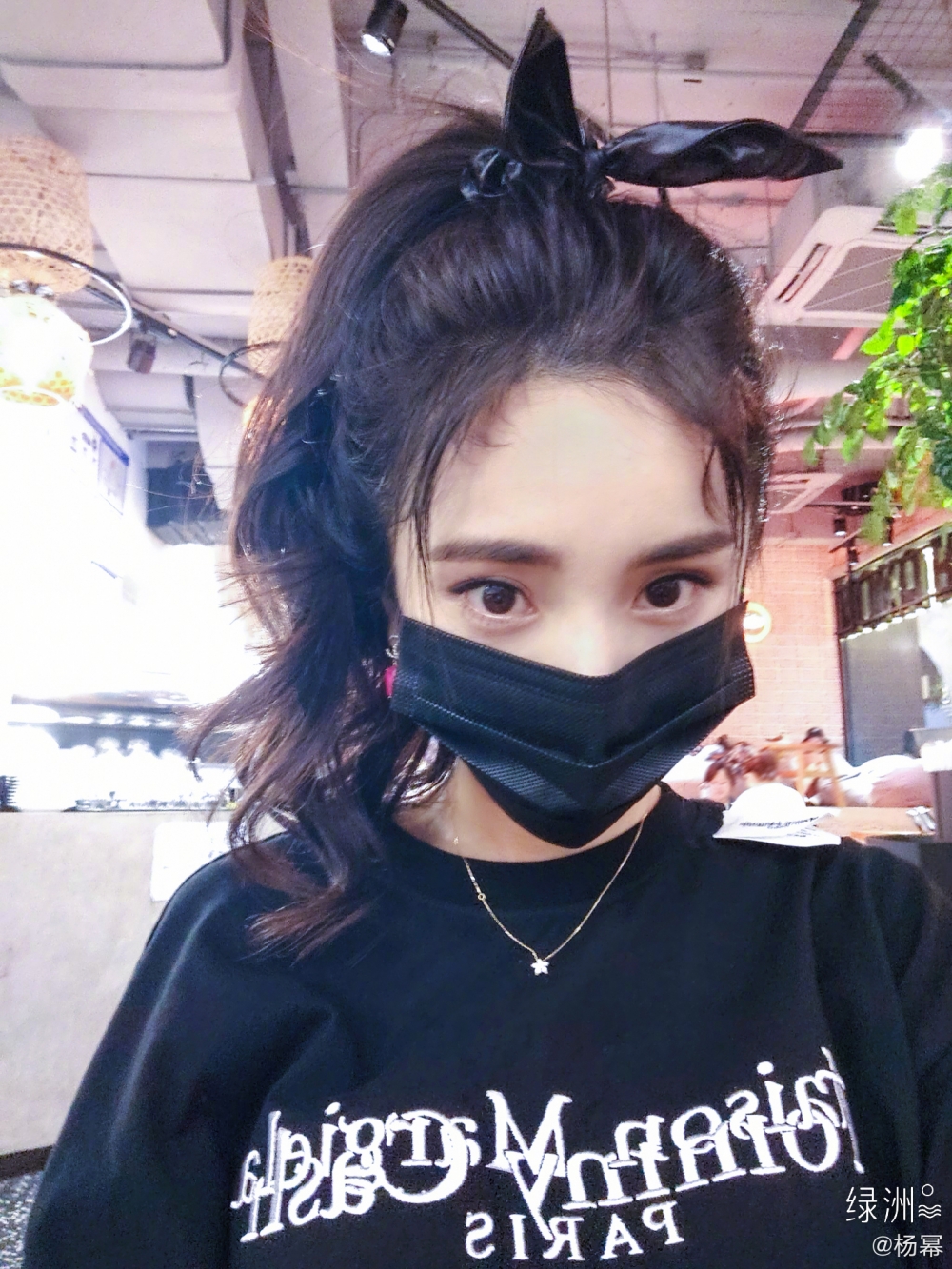 楊冪雖然已36歲，一向keep得好嘅佢更屢屢獲讚少女味濃，更被封為「少女冪」