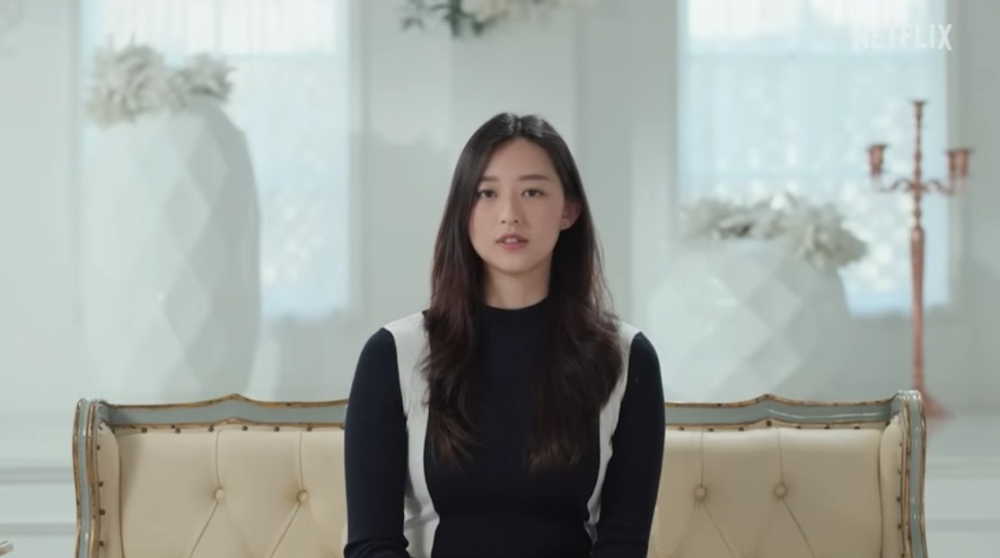 Netflix紀錄片《以神之名：信仰的背叛》上線後備受韓國內外嘅關注，其中一個單元「攝理教」就因為有方力申女友Maple Yip（葉萱）而掀起熱議