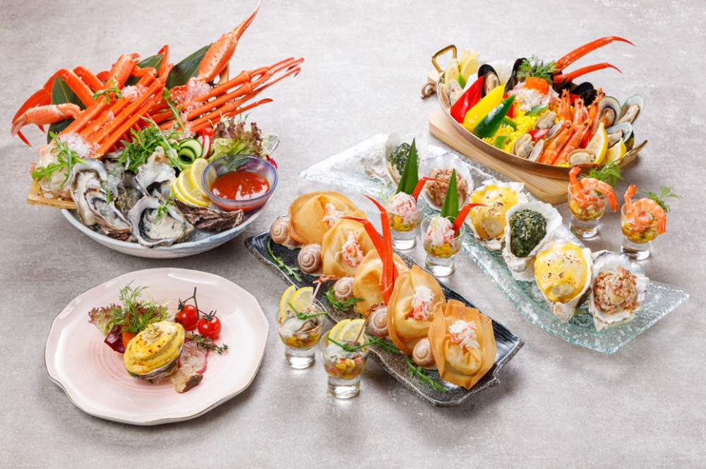 凡出示城景國際官方網頁優惠，或透過官方網頁預訂龍蝦美饌‧海鮮自助晚餐自助晚餐，壽星於生日正日以及前後三日惠顧，可享半磅生日蛋糕。