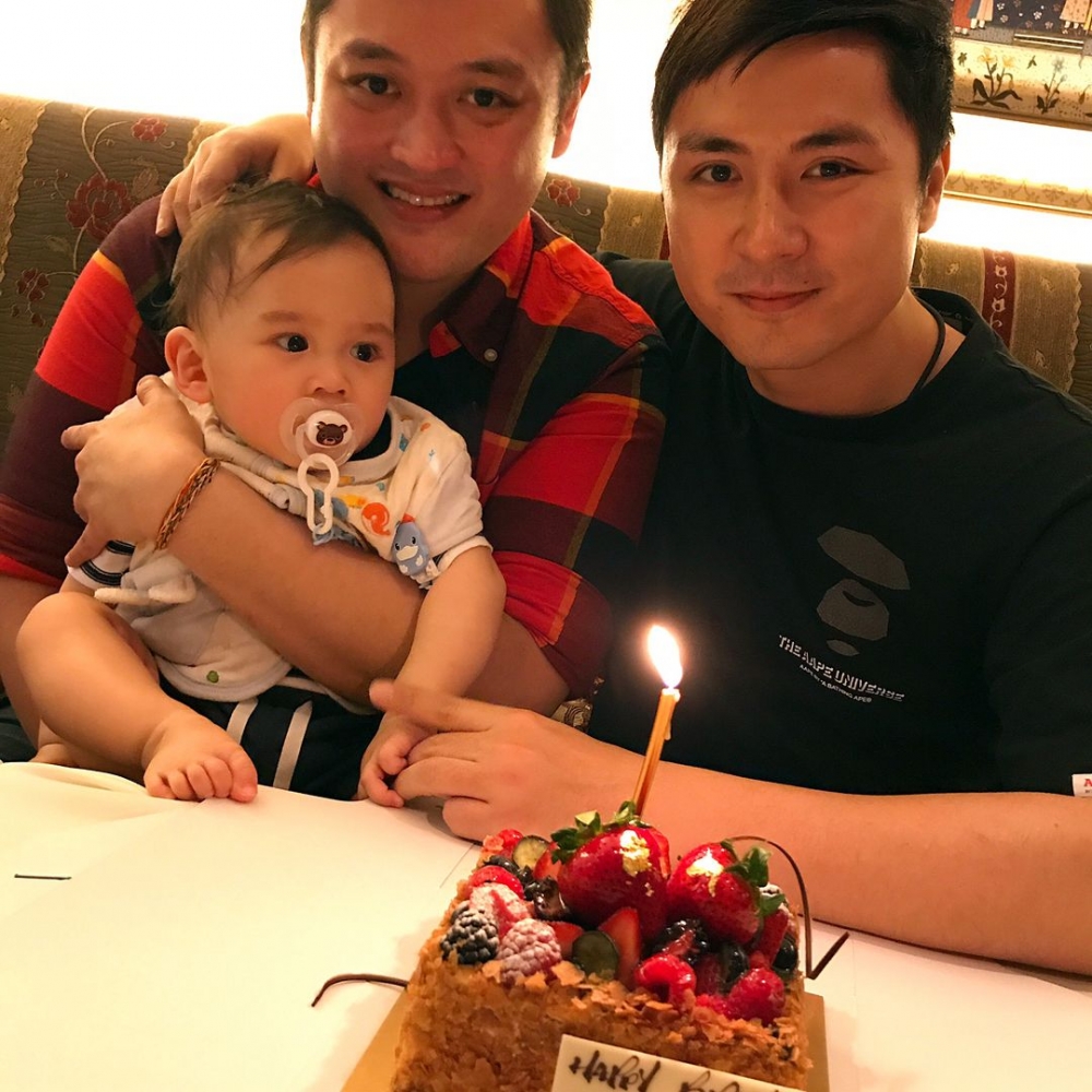 李泳漢（左）當時接受傳媒訪問時更一度哽咽。