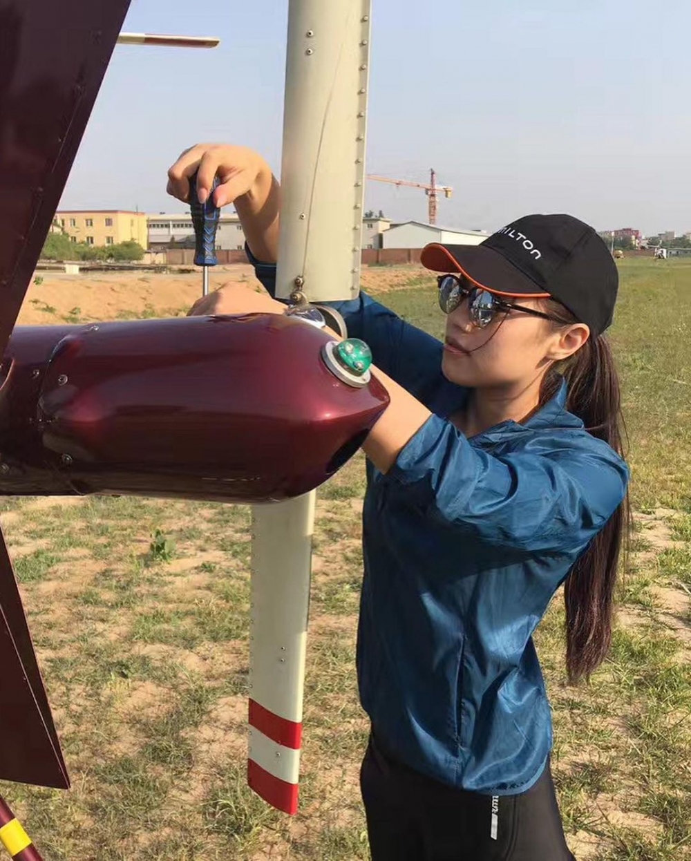 基哥表示同女友都鍾意飛機。