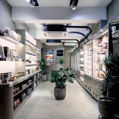 Luxor係一間搜羅世界美酒、歐洲及本地優質食品的食材店。