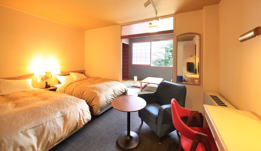 株式会社リロバケーションズ