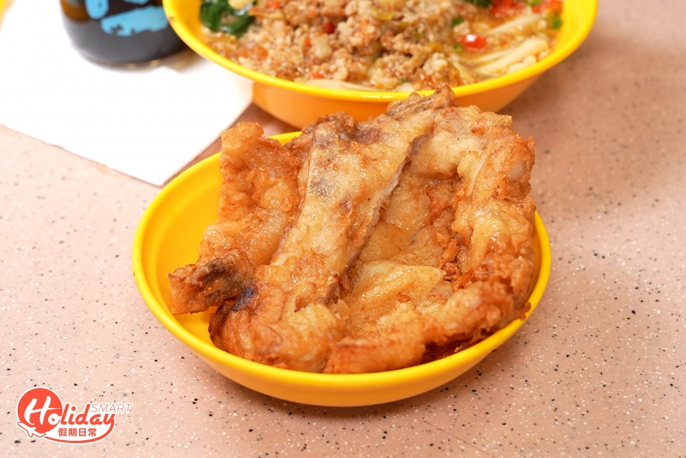 這間麵店的受歡迎程度,就連發哥都向傳媒表示過會一週來吃兩次,而他最愛的就是店家招牌炸豬扒!豬扒採用生炸方式炮製,外皮香脆但仍保留到肉汁,而且肉質紥實有咬口。