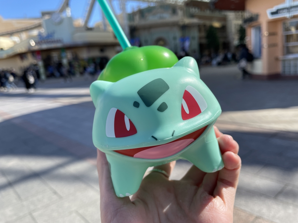 可愛的奇妙種子飲料杯，裡面係甜瓜凍飲～