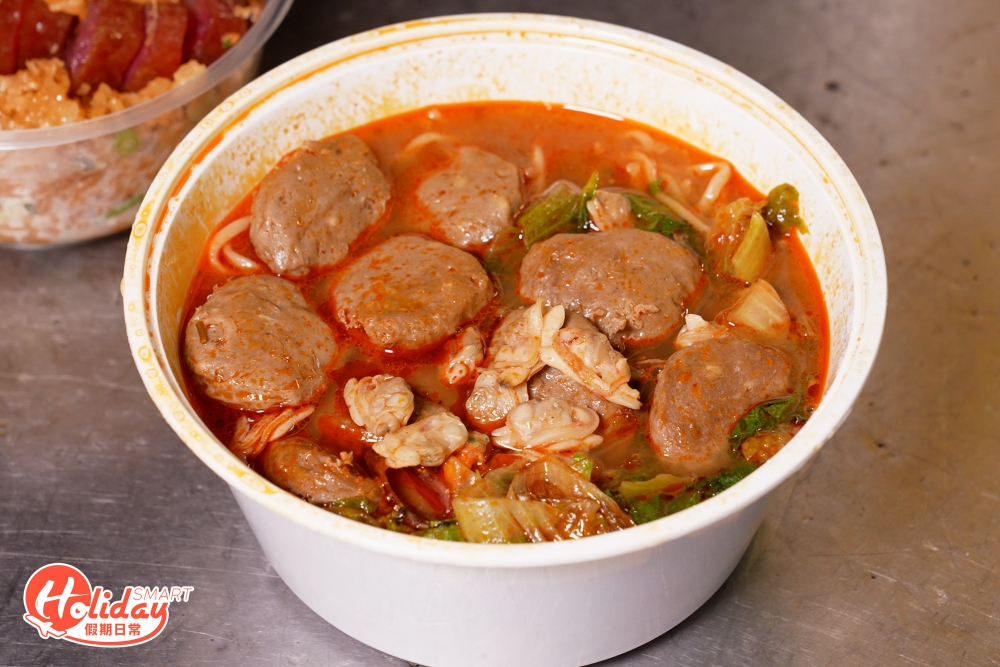 牛肉餅拼蜆肉拉麵