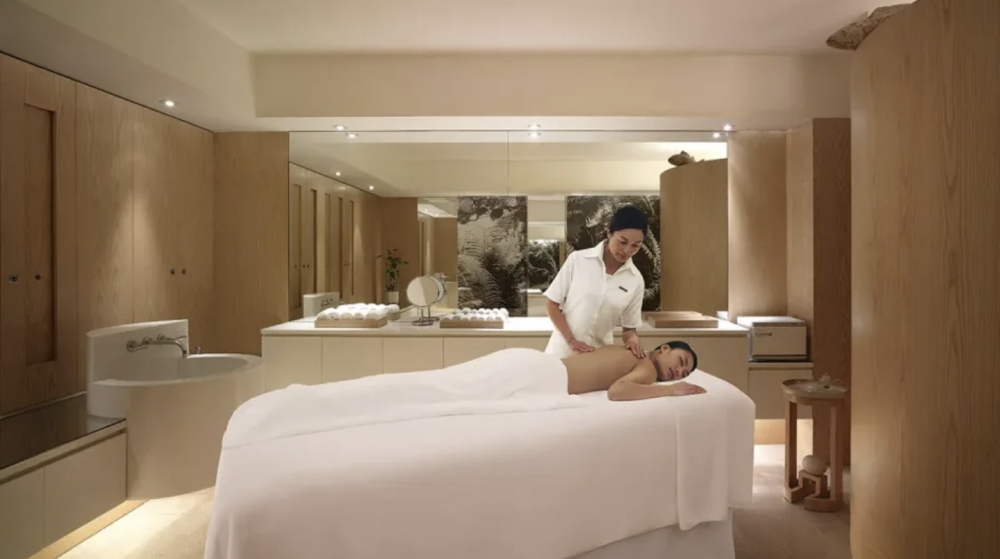 3月壽星可以$2,750享用90分鐘按摩、一磅裝生日蛋糕、紅酒/白酒/抗氧化果汁、治療師贈送個人化禮遇及私人護理房間生日佈置。