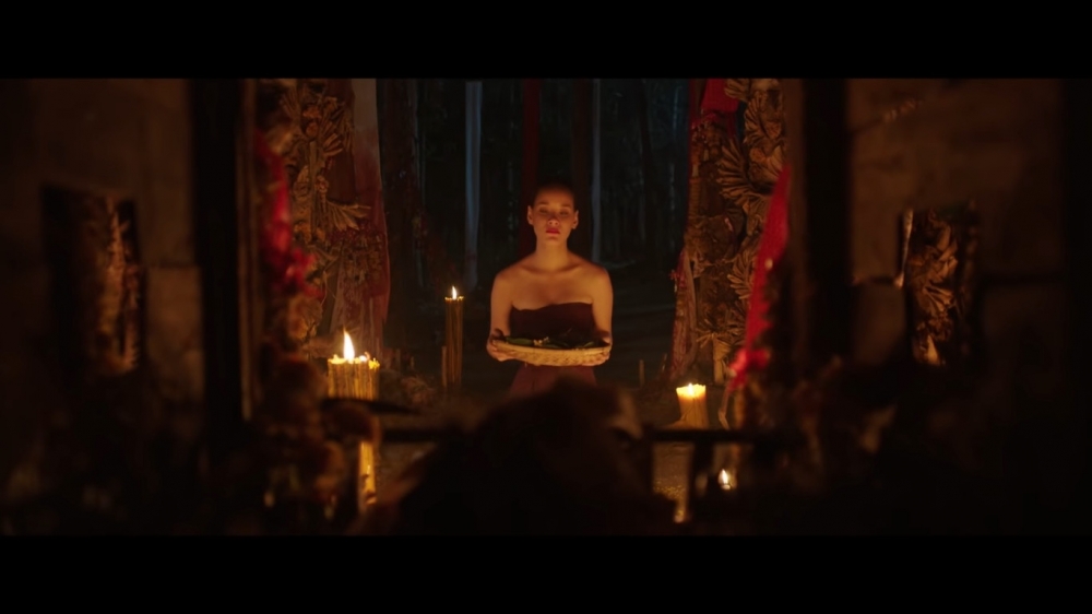 青龍女需要學習青龍教嘅教義及練習神功，教內亦鼓吹「末日論」，及安排佢哋修煉「合氣之法」