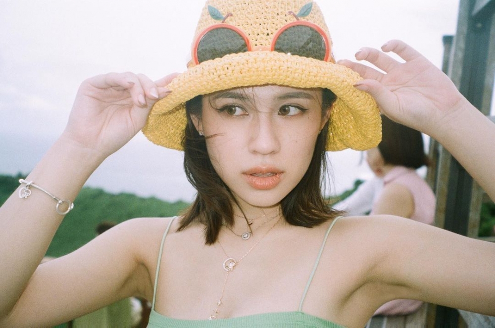 COLLAR成員Winka自爆與6年情男友分手。