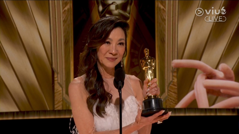楊紫瓊成首位亞裔奧斯卡影后，再創事業高峰！