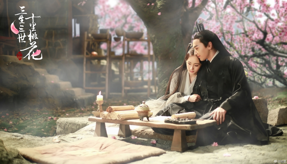 楊冪主演嘅劇集《古劍奇譚》、《三生三世十里桃花》都十分受歡迎