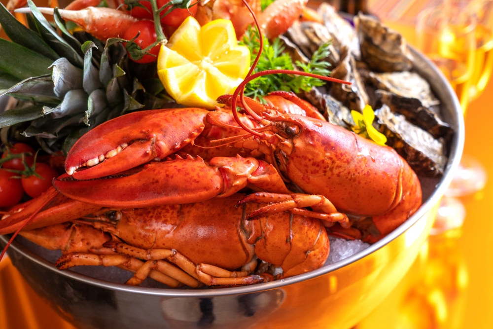 即開新鮮生蠔及冷鎮海鮮！