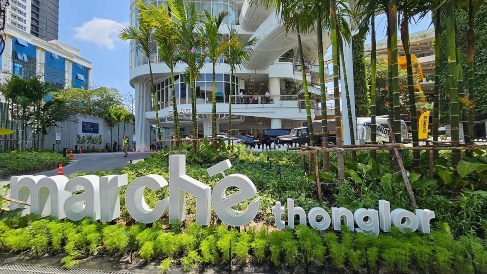 「Marché Thonglor」位於Thonglor主要街道的4巷及6巷之間。