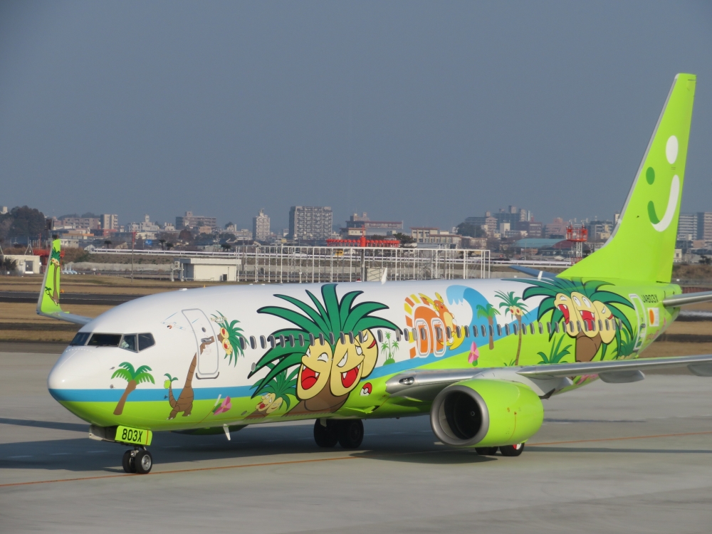 「空之子航空」首次與精靈寶可夢聯乘合作，推出「椰蛋樹專屬彩繪飛機」！