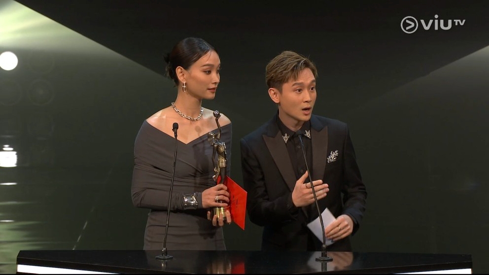 凌文龍、談善言誤以為冇人上台領獎。