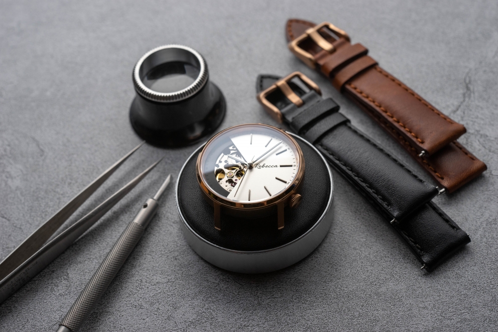 EONIQ會提供所有工具和手錶零件～