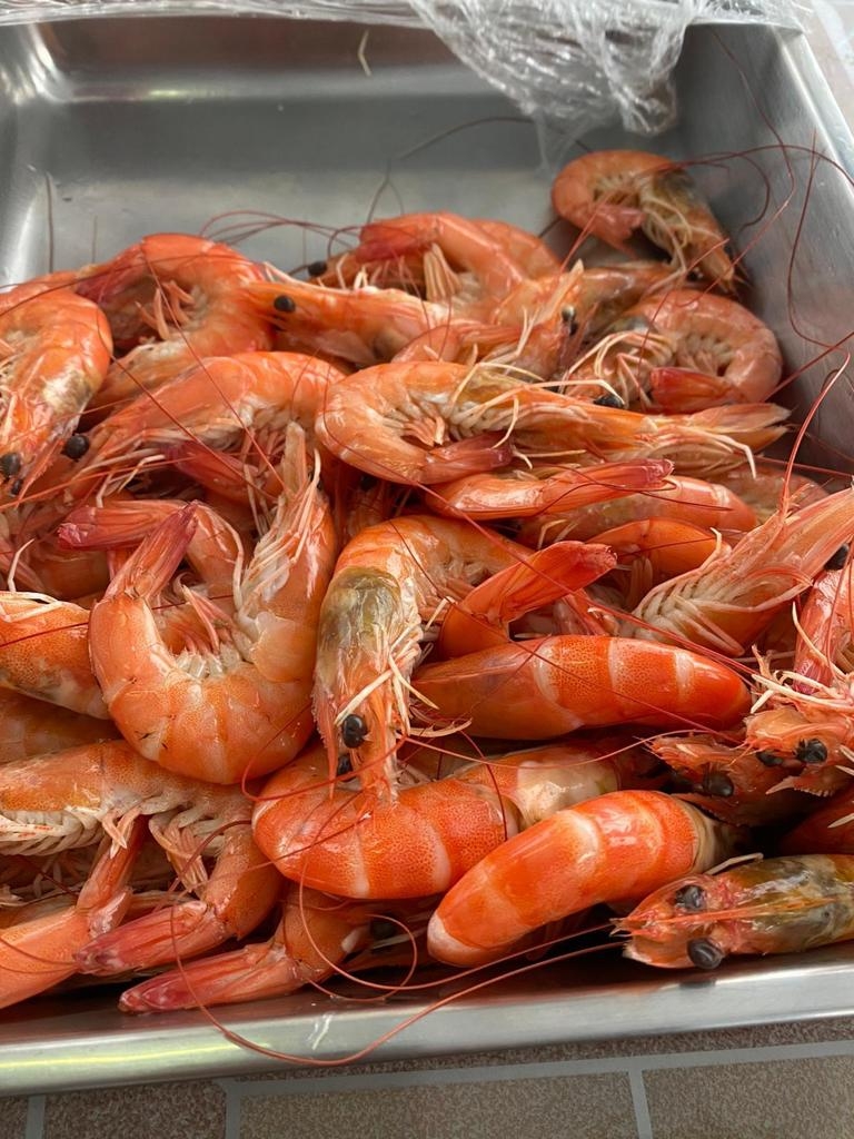 船上大廚即席炮製多款地道美食，必食白灼鮮蝦！