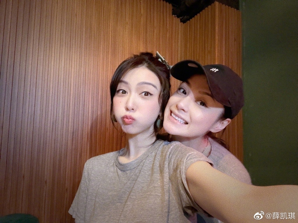 大家下巴都好尖