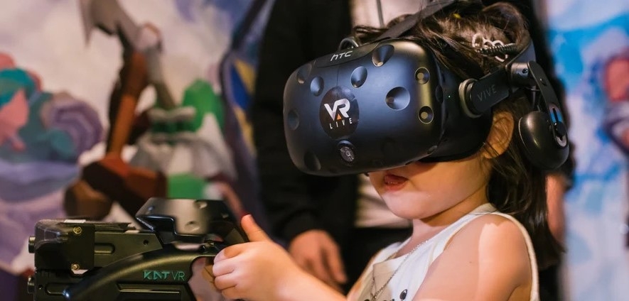 只要滿6歲的小童都可以體驗VR遊戲！