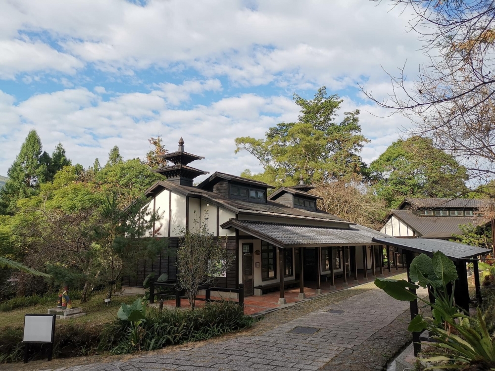 南投縣鹿谷鄉內湖國民小學有全台最美森林小學之稱。