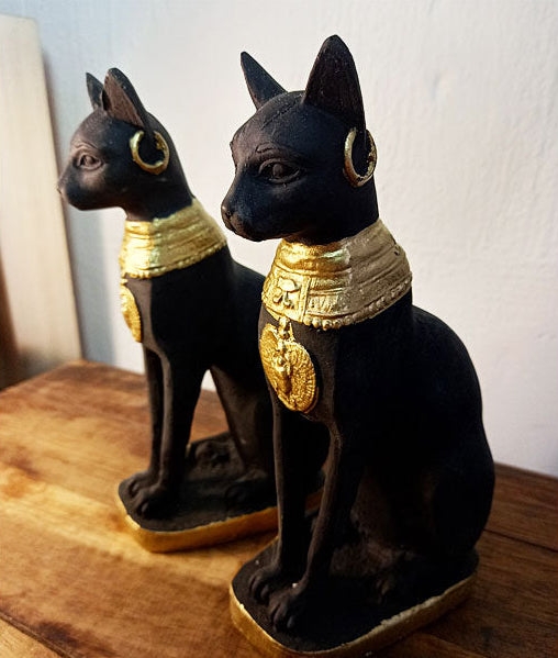 將黑貓神像帶回家或會被視為破壞法老沉睡而受到詛咒。